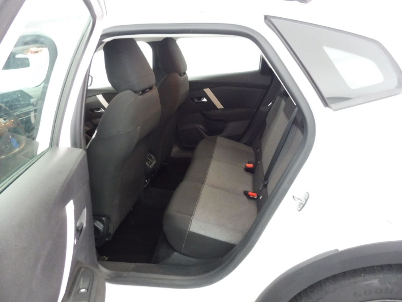 Mandataire Citroën C4 X 1.2 PURETECH 100 FEEL