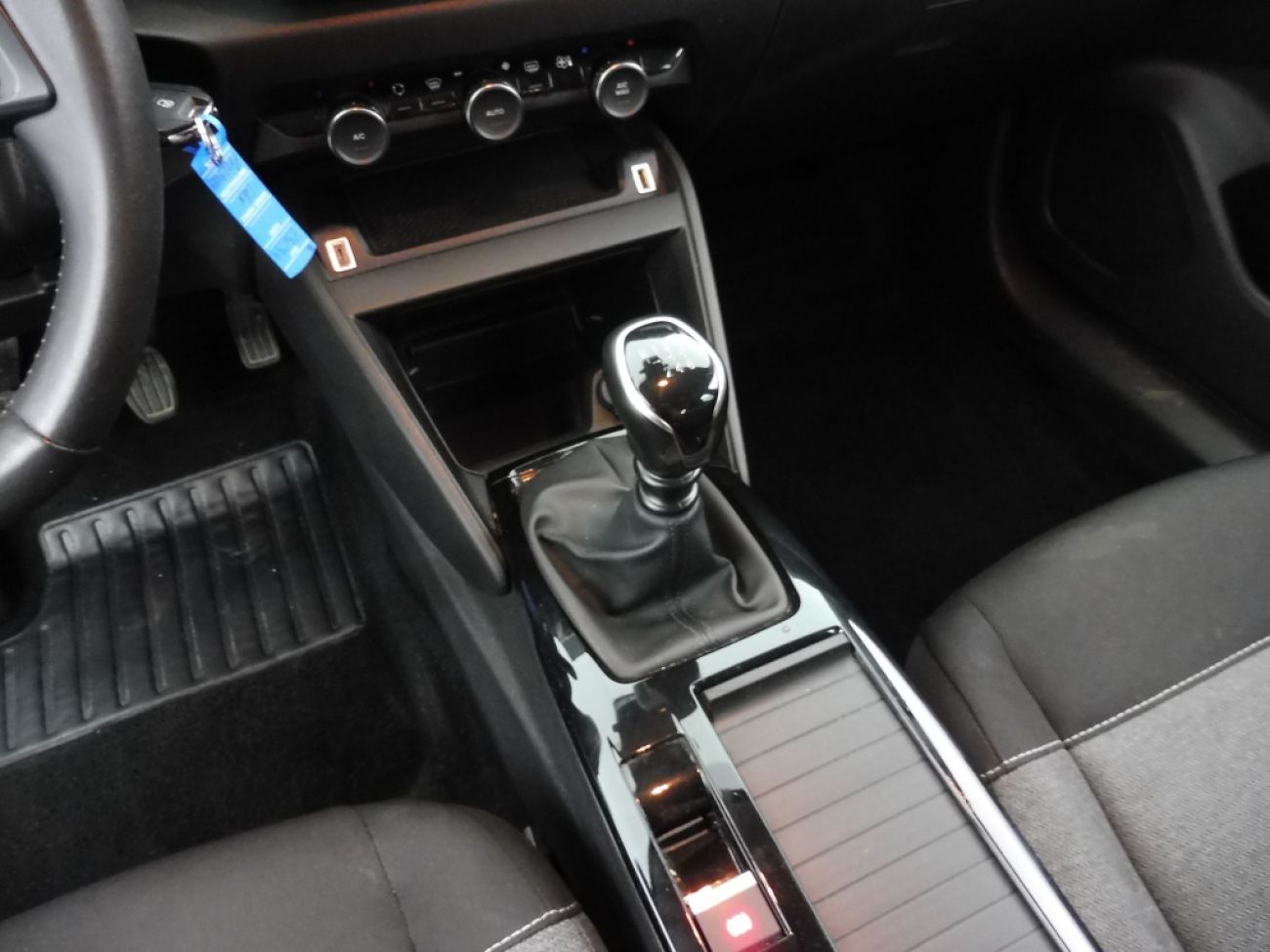 Mandataire Citroën C4 X 1.2 PURETECH 100 FEEL