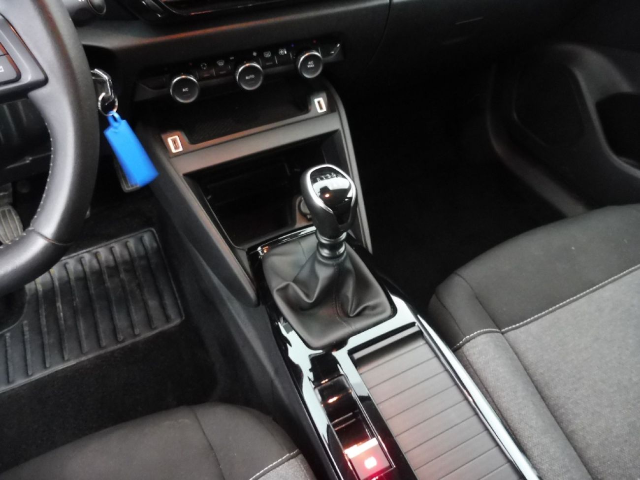 Mandataire Citroën C4 X 1.2 PURETECH 100 FEEL