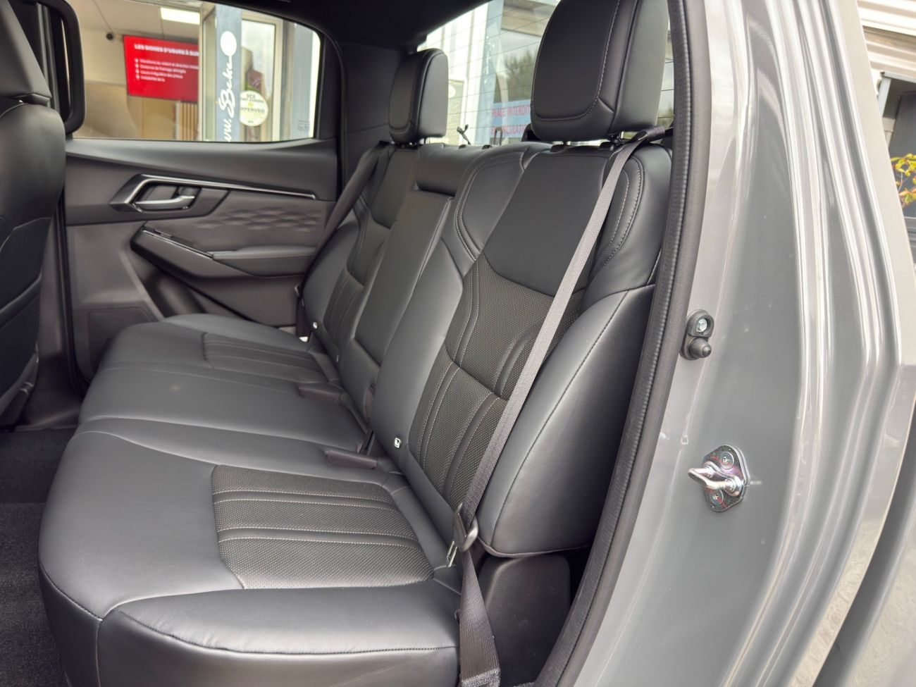 Mandataire ISUZU D-MAX CREW CABINE A/T NITRO SPORT 2.2l BVA8