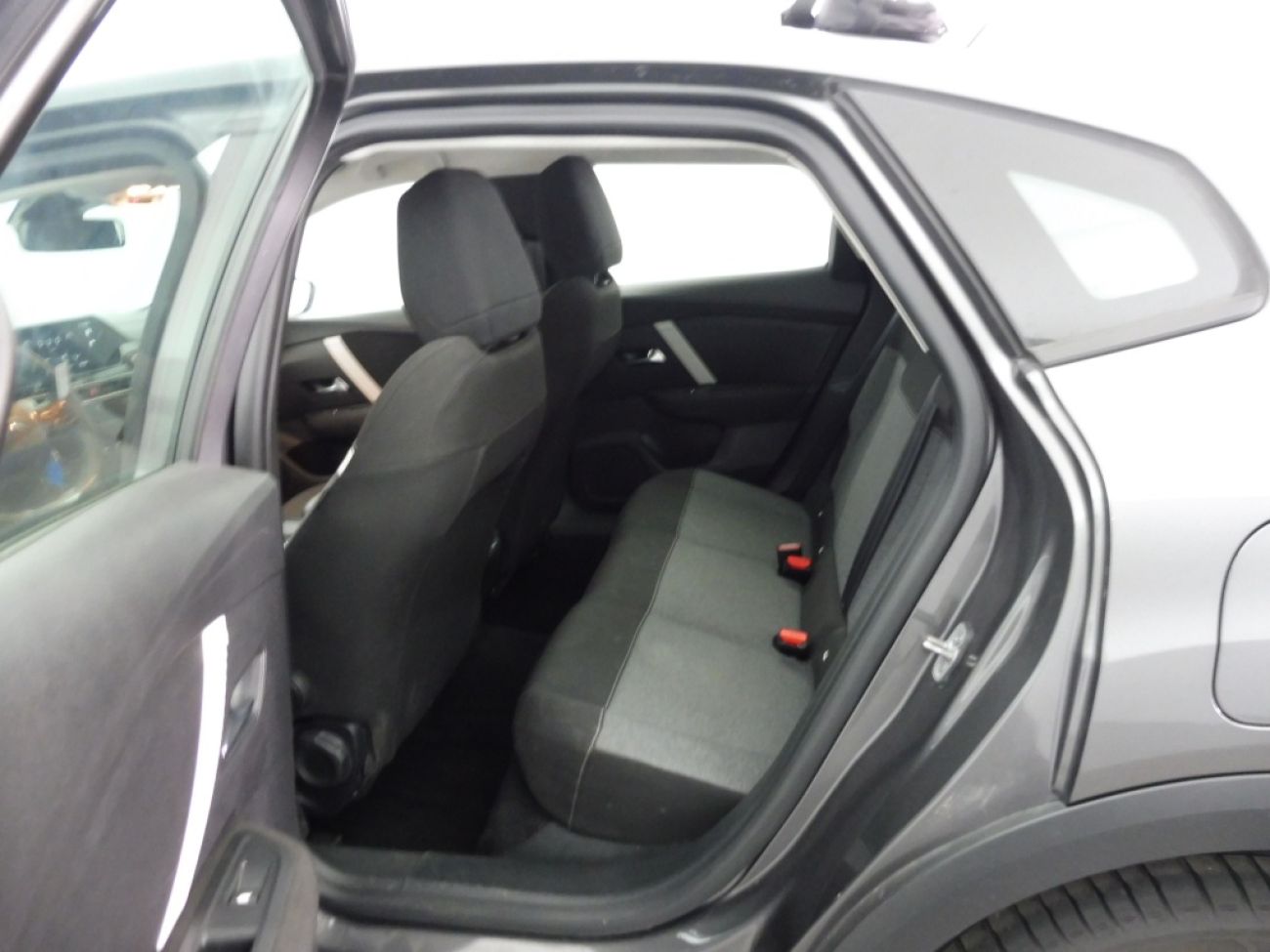 Mandataire Citroën C4 X 1.2 PURETECH 100 FEEL