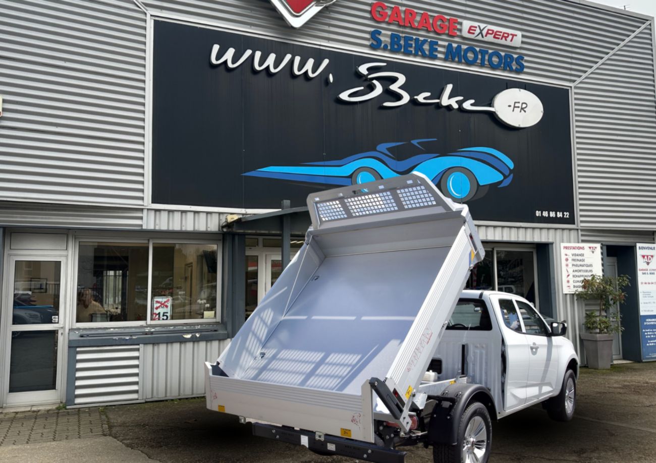 Mandataire ISUZU D-MAX BENNE BASCULANTE NOUVEAU 2.2L SPACE B-STRONG BENNE BASCULANTE ACIER