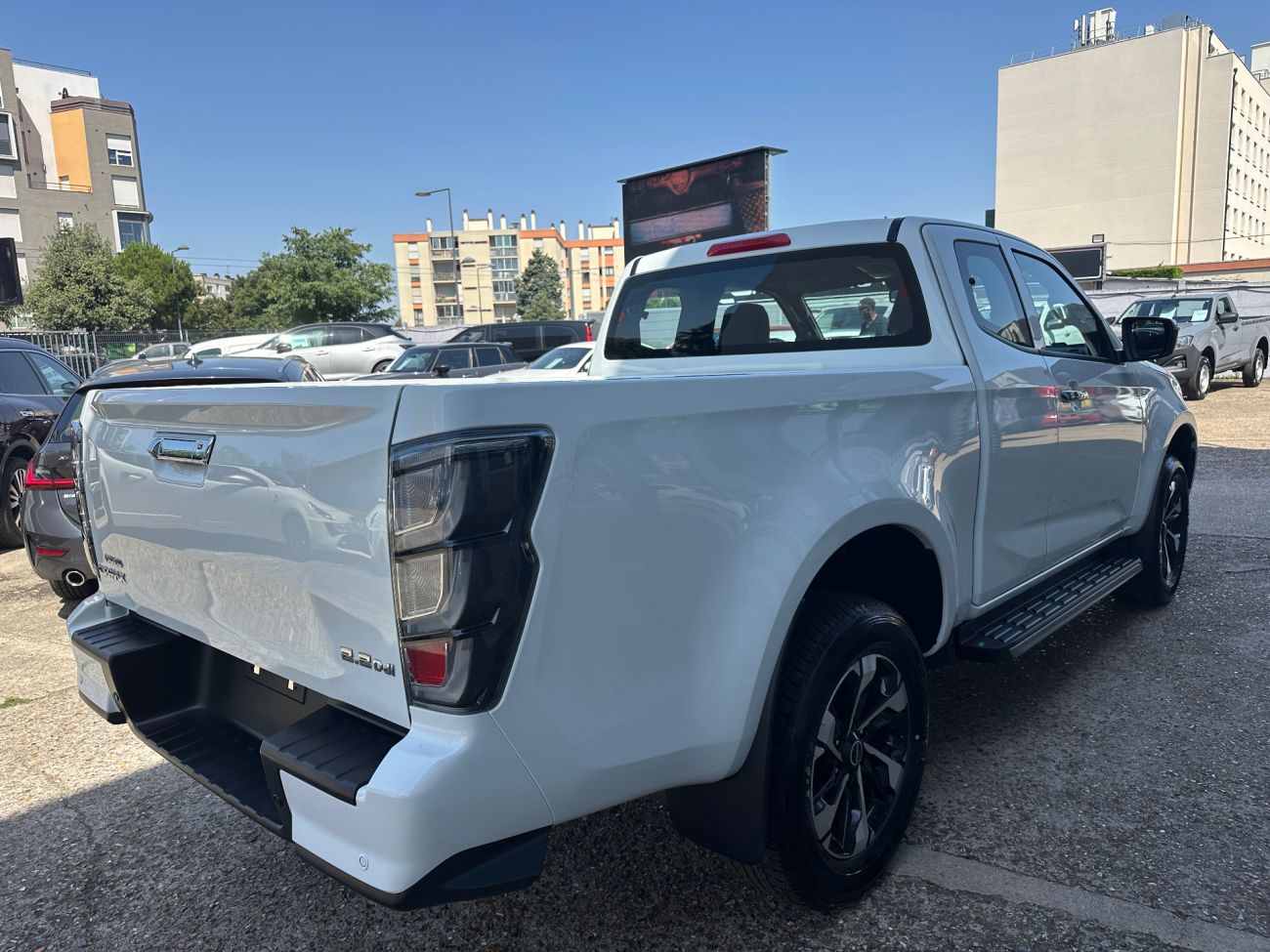 Mandataire ISUZU D-MAX NOUVEAU  2.2L SPACE PRESTIGE