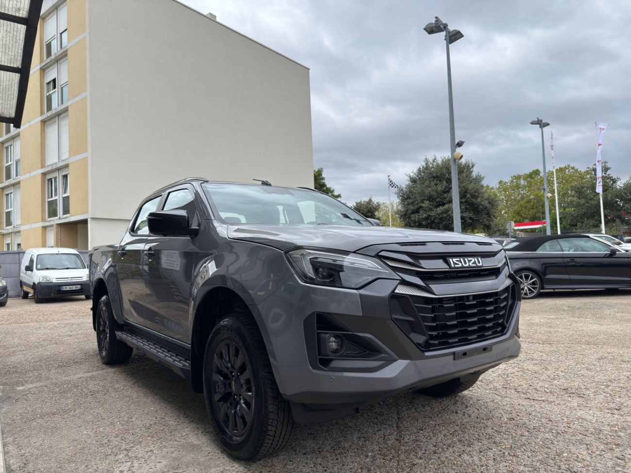 Mandataire ISUZU D-MAX CREW CABINE A/T NITRO SPORT 2.2l BVA8