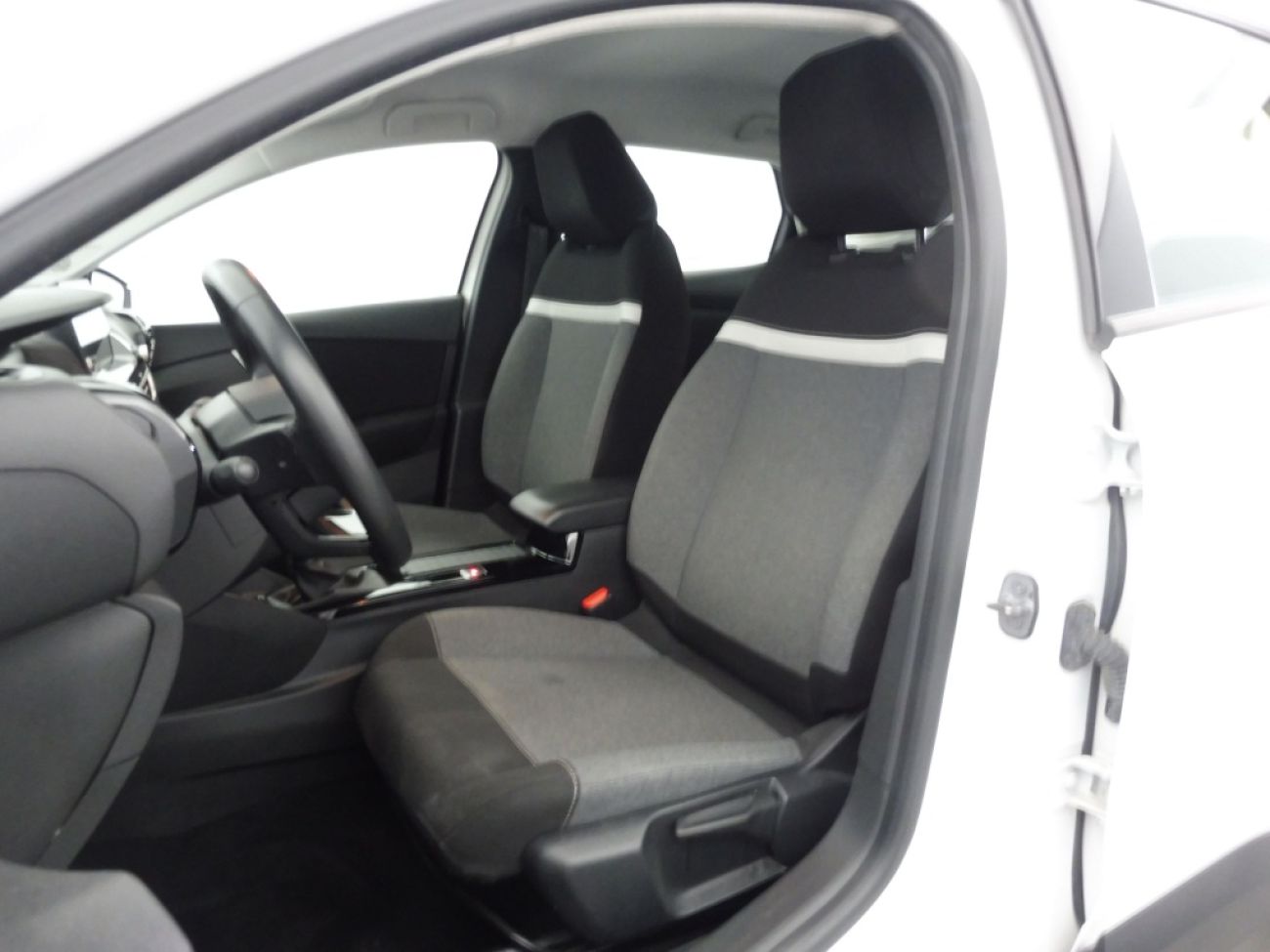 Mandataire Citroën C4 X 1.2 PURETECH 100 FEEL