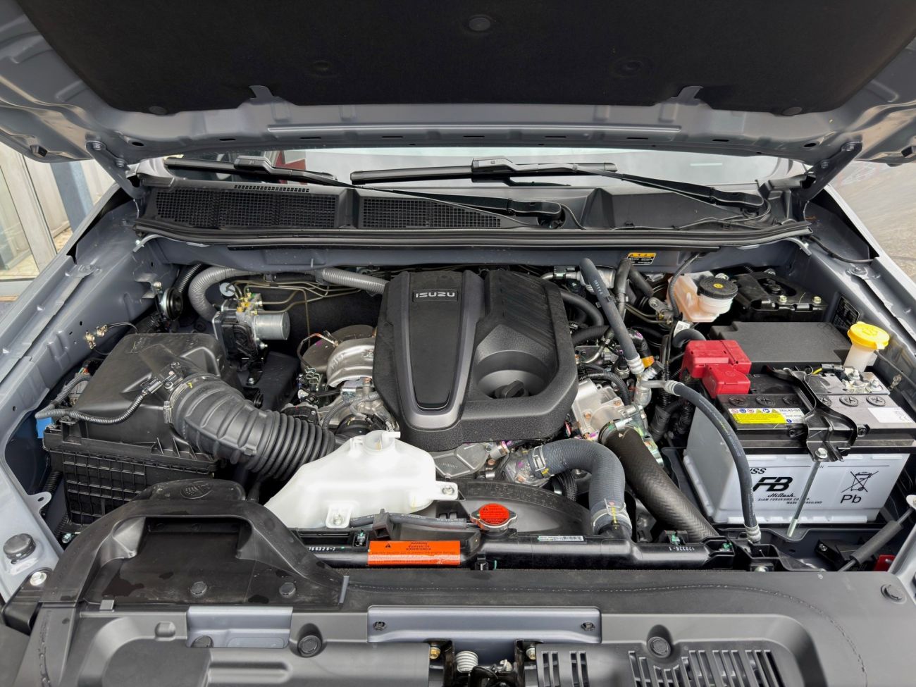 Mandataire ISUZU D-MAX CREW CABINE A/T NITRO SPORT 2.2l BVA8