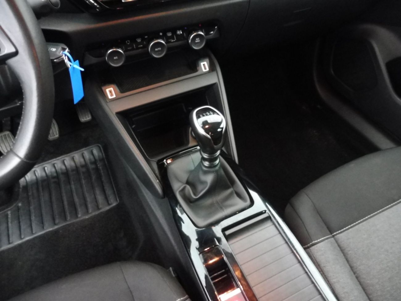 Mandataire Citroën C4 X 1.2 PURETECH 100 FEEL
